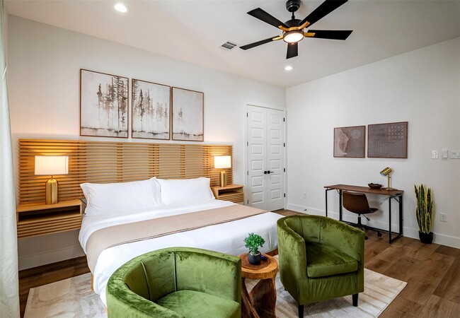 Building Photo - 1305 E 27th St