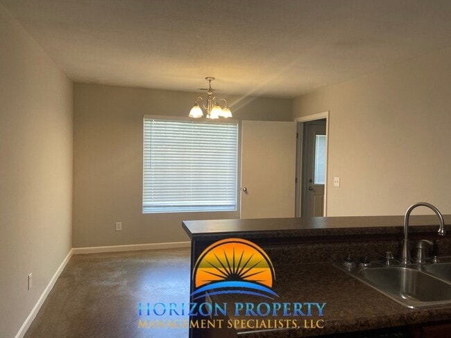 Building Photo - 1523 Jordan Rd