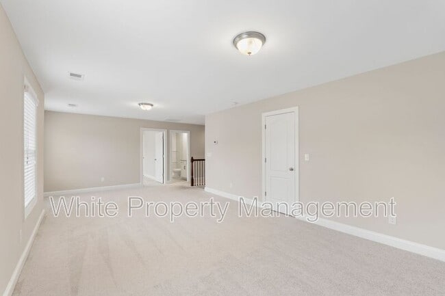 Building Photo - 541 Daventry Ct