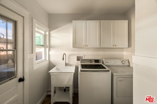 Building Photo - 1726 W 52nd St