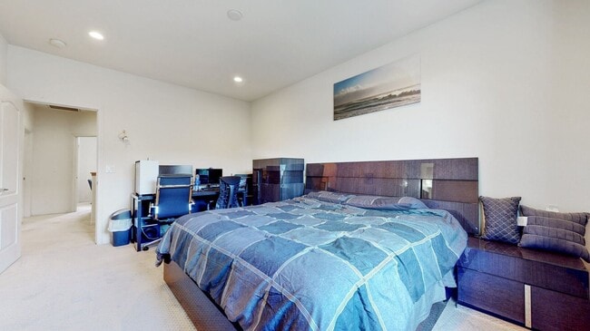 Building Photo - "Coming Soon" 3-Bedroom in Santa Clara- $4...