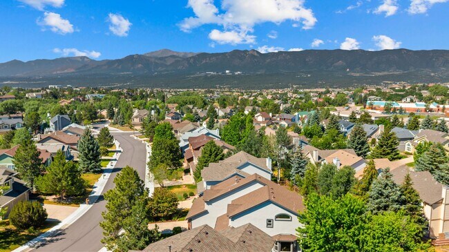 Building Photo - 15390 Paddington Cir
