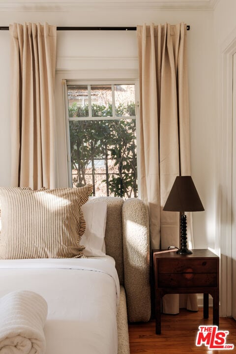 Building Photo - 866 N Doheny Dr