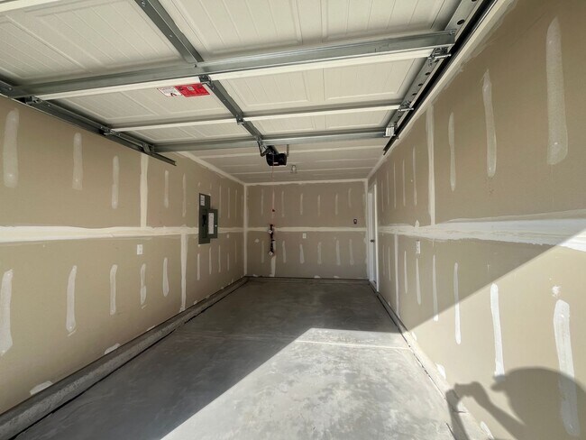 Building Photo - Brand New 3/2.5 Townhome Available In Reidville - Ready To Move In!