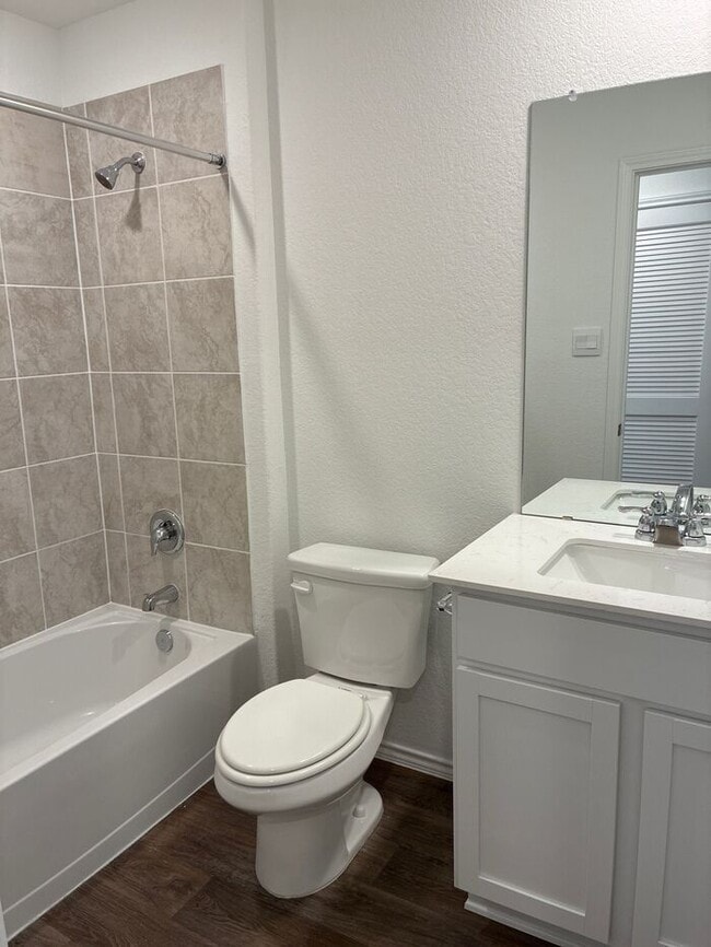 Building Photo - Charming 3BR/2BA Home in San Antonio – Mod...