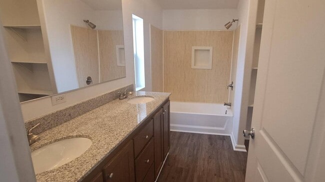 Building Photo - 543 N Lamb Blvd