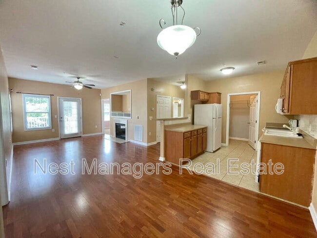 Building Photo - 635 Marshtree Ln