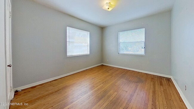 Building Photo - 1234 Lasalle St