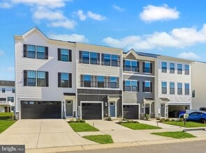 Building Photo - 466 Still Feather Ave