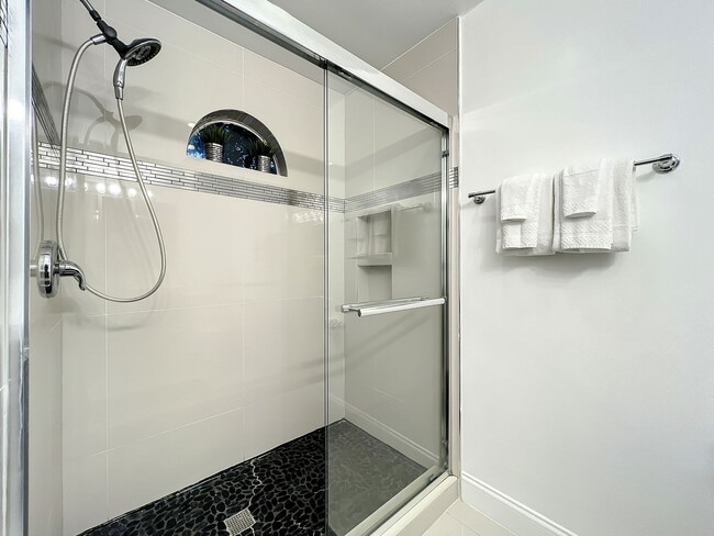 Building Photo - Ernst Court, Orlando, FL 32819 - 2 BR 2.5 ...