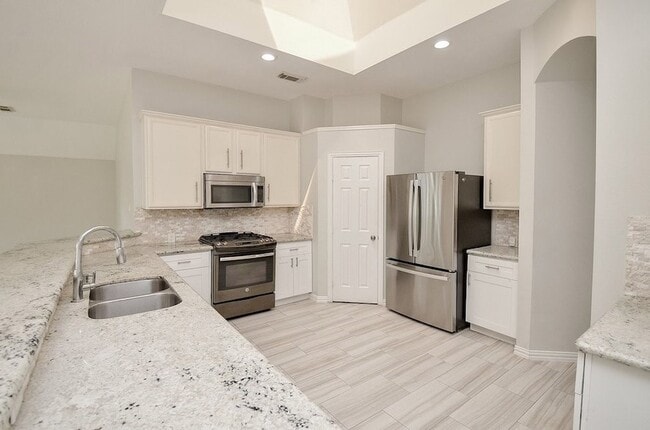 Building Photo - 20211 Canyon Ridge Ct