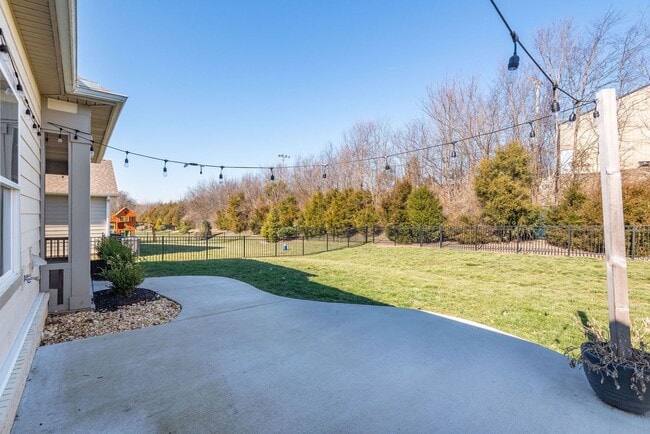Building Photo - Former Model Home in the highly coveted Jackson Hills subdivision!
