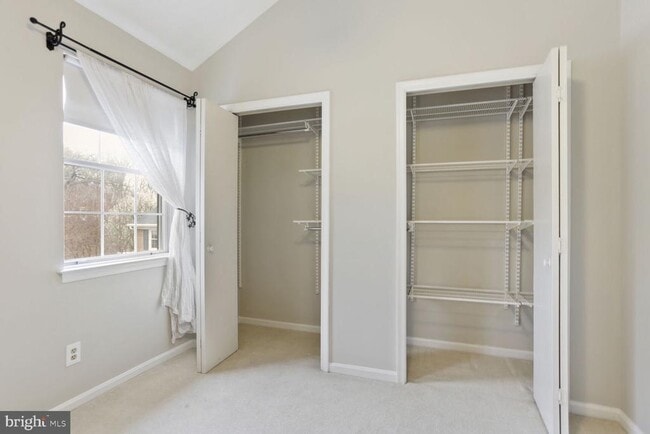 Building Photo - 1603 S Barton St