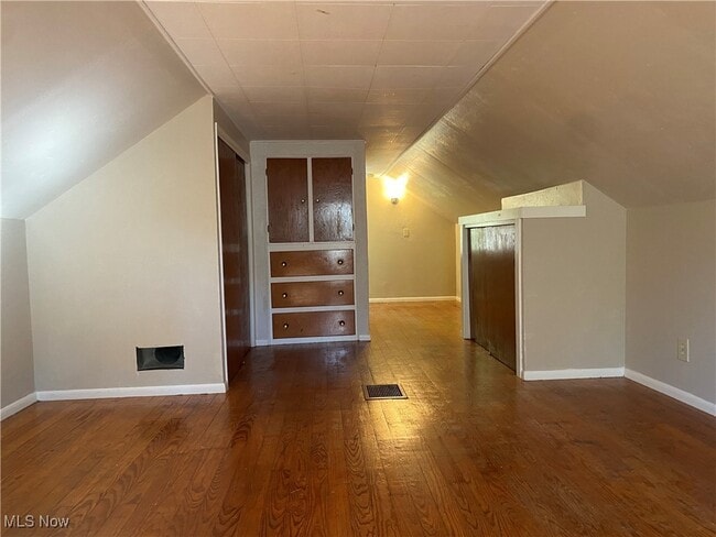 Building Photo - 1231 Sippo Ave SW