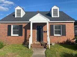 Building Photo - Ready for new tenants June 2025! Downtown ...