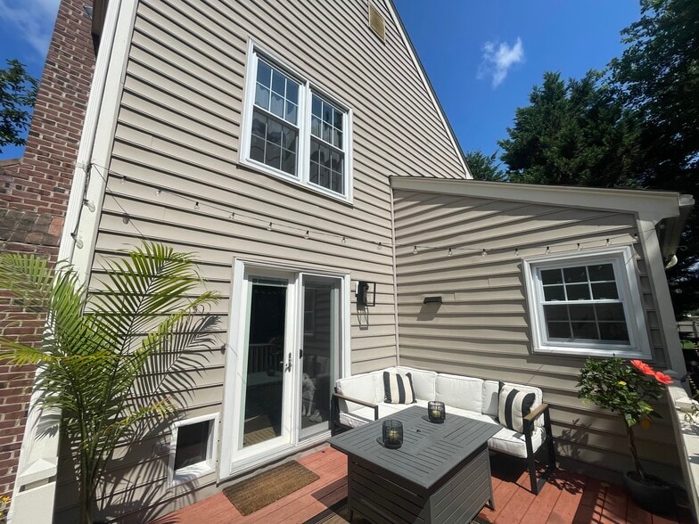 Building Photo - 6502 Summerton Way