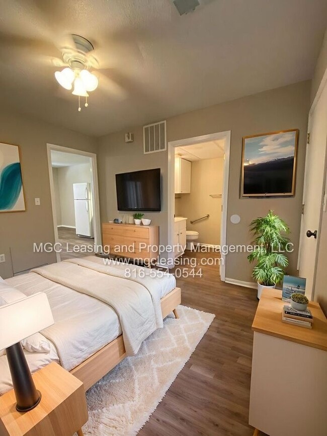 Building Photo - Your New Apartment Awaits at Le Grand Apar...