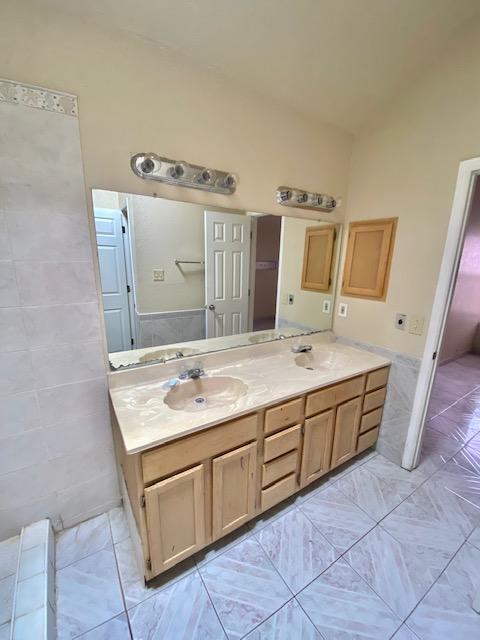 Building Photo - 7421 Bishop Flores Dr
