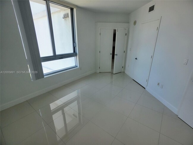 Building Photo - 350 S Miami Ave