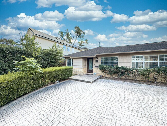 Building Photo - 4525 Maple St