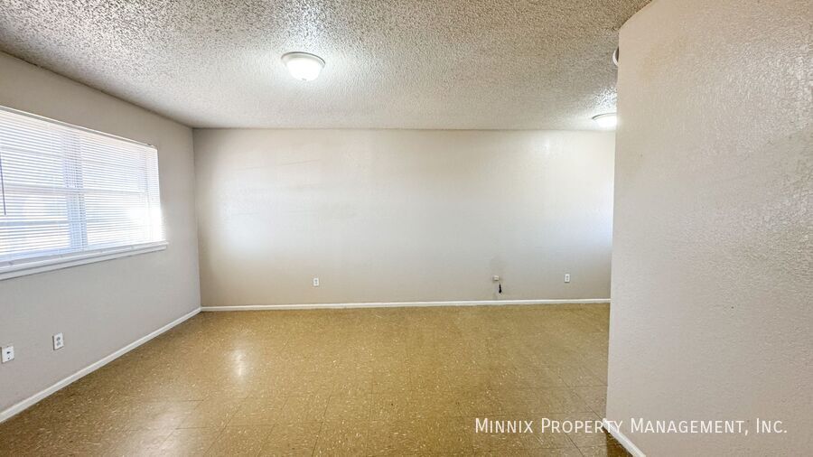 Building Photo - 631 S Crosby St