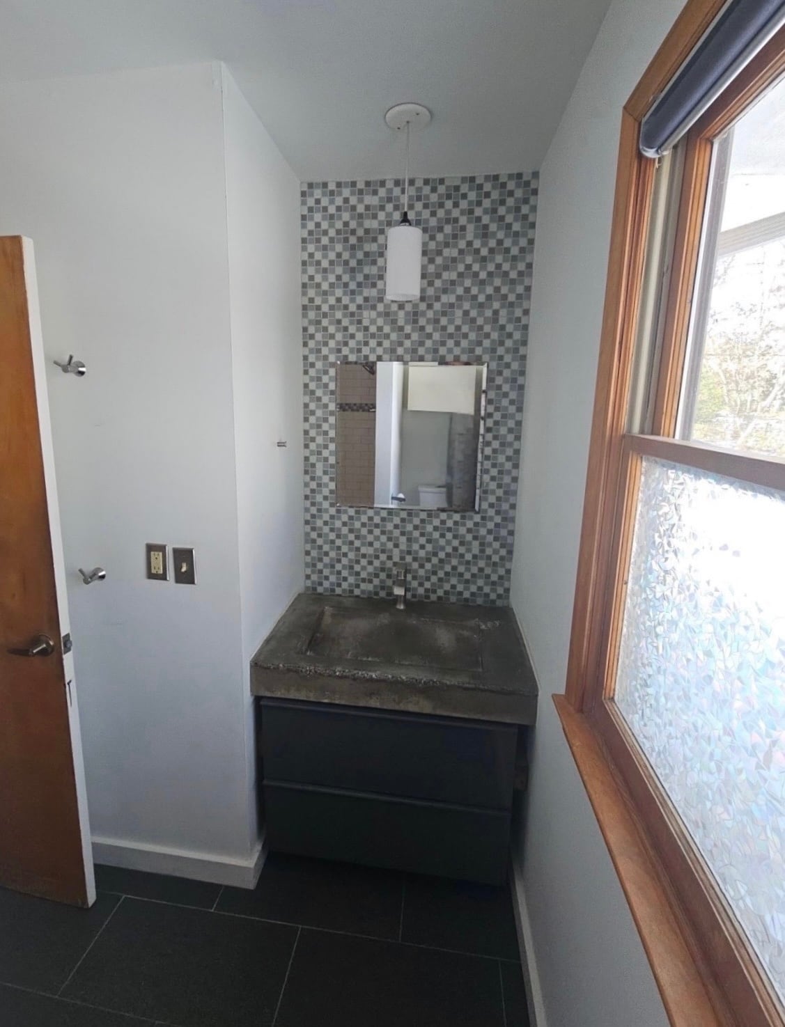 Hall Bathroom - 5313 Penny Rd