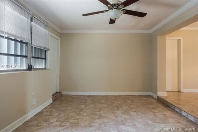 Building Photo - 216 SE 5th St