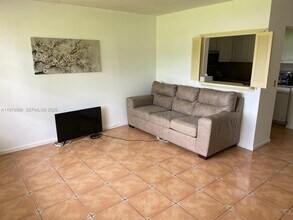 Building Photo - 8 Fanshaw Dr