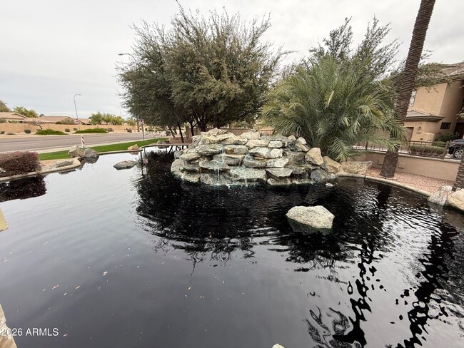 Building Photo - 705 W Queen Creek Rd