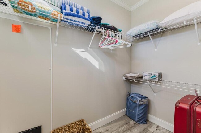 Building Photo - 12581 Coconut Dr