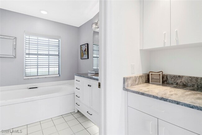 Building Photo - 7023 Mill Pond Cir