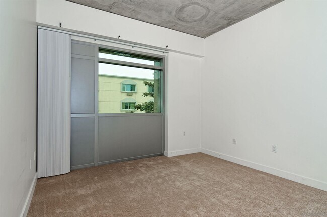 Building Photo - 801 Ash St
