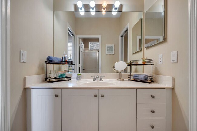 Building Photo - Southwood Home With Large Yard