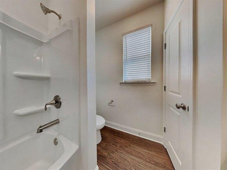 Building Photo - 6230 Bridlewood Ln