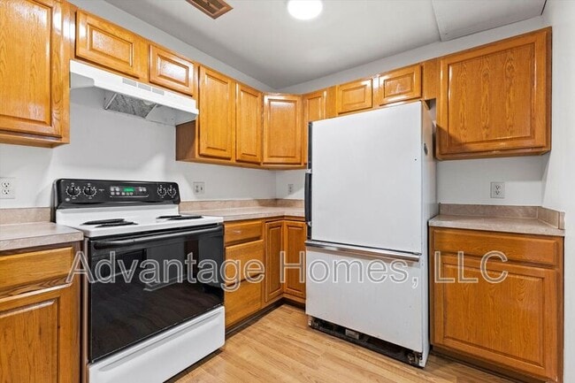 Building Photo - 805 N 70th St