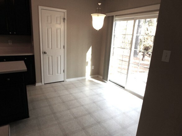 Building Photo - 3049 Buttonwood Ln