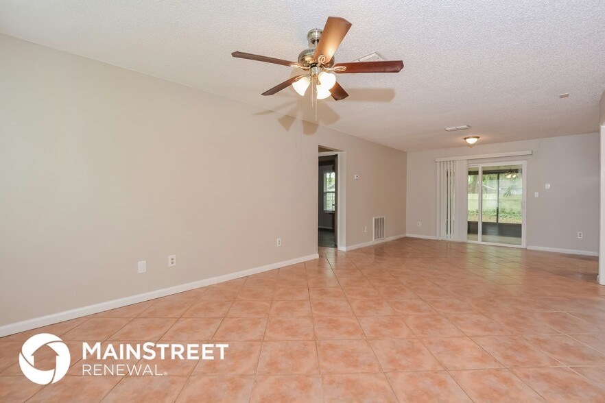 Building Photo - 7355 Darien Rd