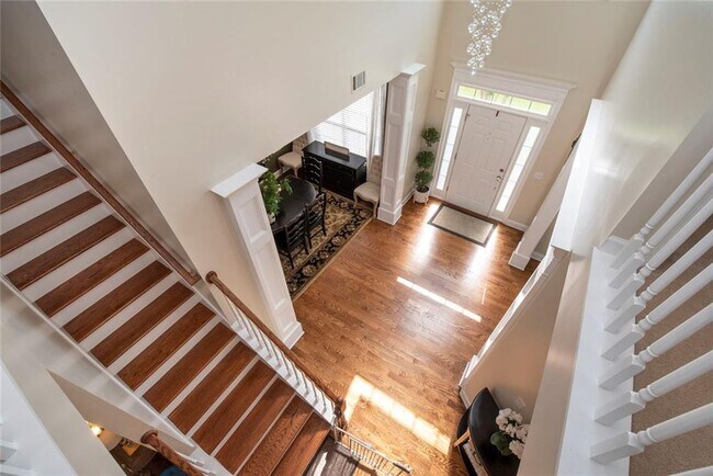 Building Photo - 1504 Belfaire Lake Tr