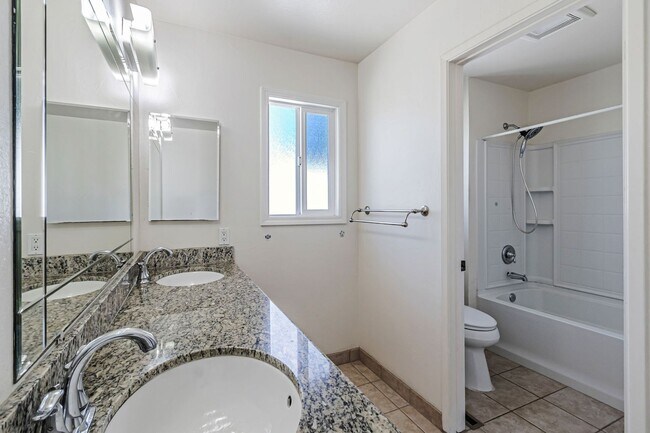 Building Photo - Saratoga Gem - 4BR Home Open Floor Plan & ...