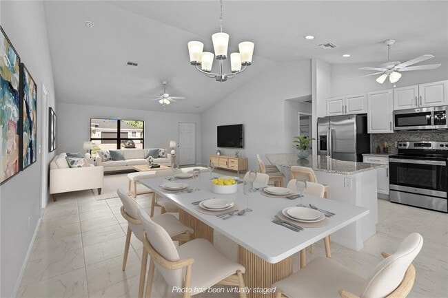 Building Photo - 710 NW 2nd Ln