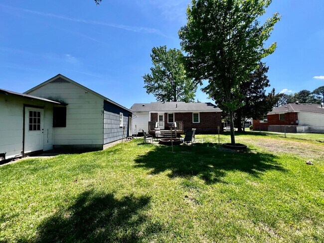 Building Photo - Charming 3 bedroom located in the heart of Chesapeake
