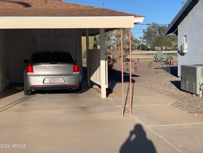 Building Photo - 10138 W Pinehurst Dr