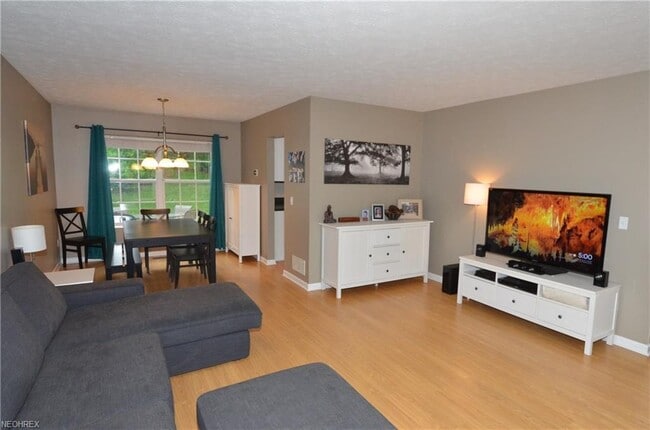 Building Photo - 14927 Royal Ridge Ln