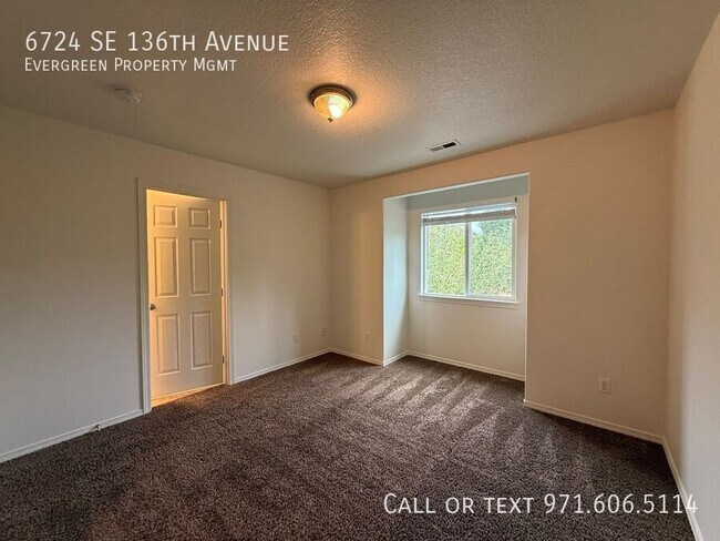 Building Photo - 6724 SE 136th Ave