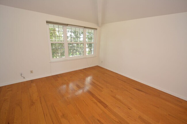 Building Photo - 3BED/3.5BATH in Hollywood Beach