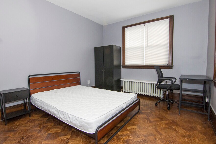 Building Photo - 131 Hawley St