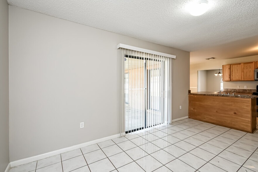 Building Photo - 1209 Croydon Cir