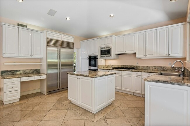 Building Photo - 408 Pso Miramar
