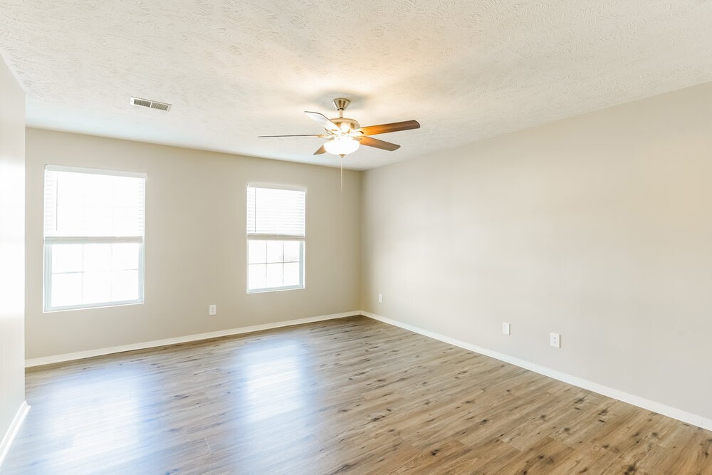 Building Photo - 2803 Creekbend Dr