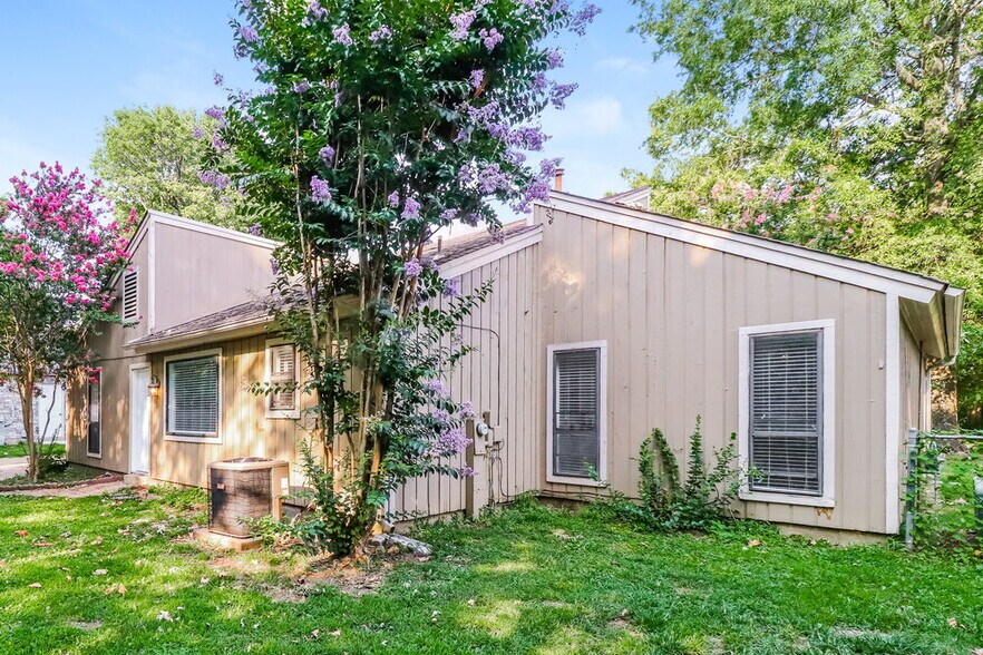 Building Photo - 1407 Sandy Stone Ln